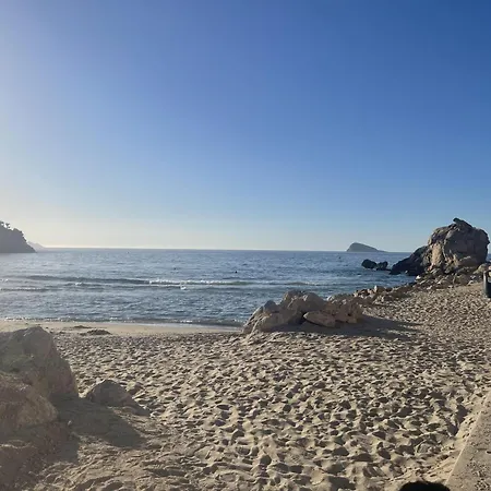 Апартаменты Sunny Seaside Escape In La Joiosa *