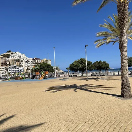 Апартаменты Sunny Seaside Escape In La Joiosa Кала-де-Финистрат
